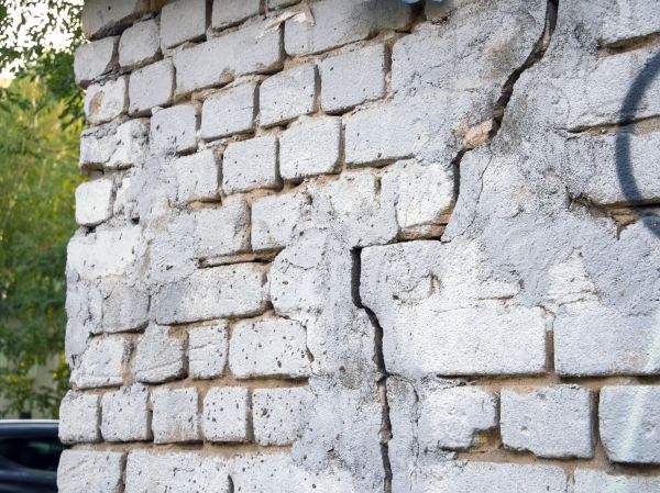 Cracked Brick Wall Repair in Smyrna